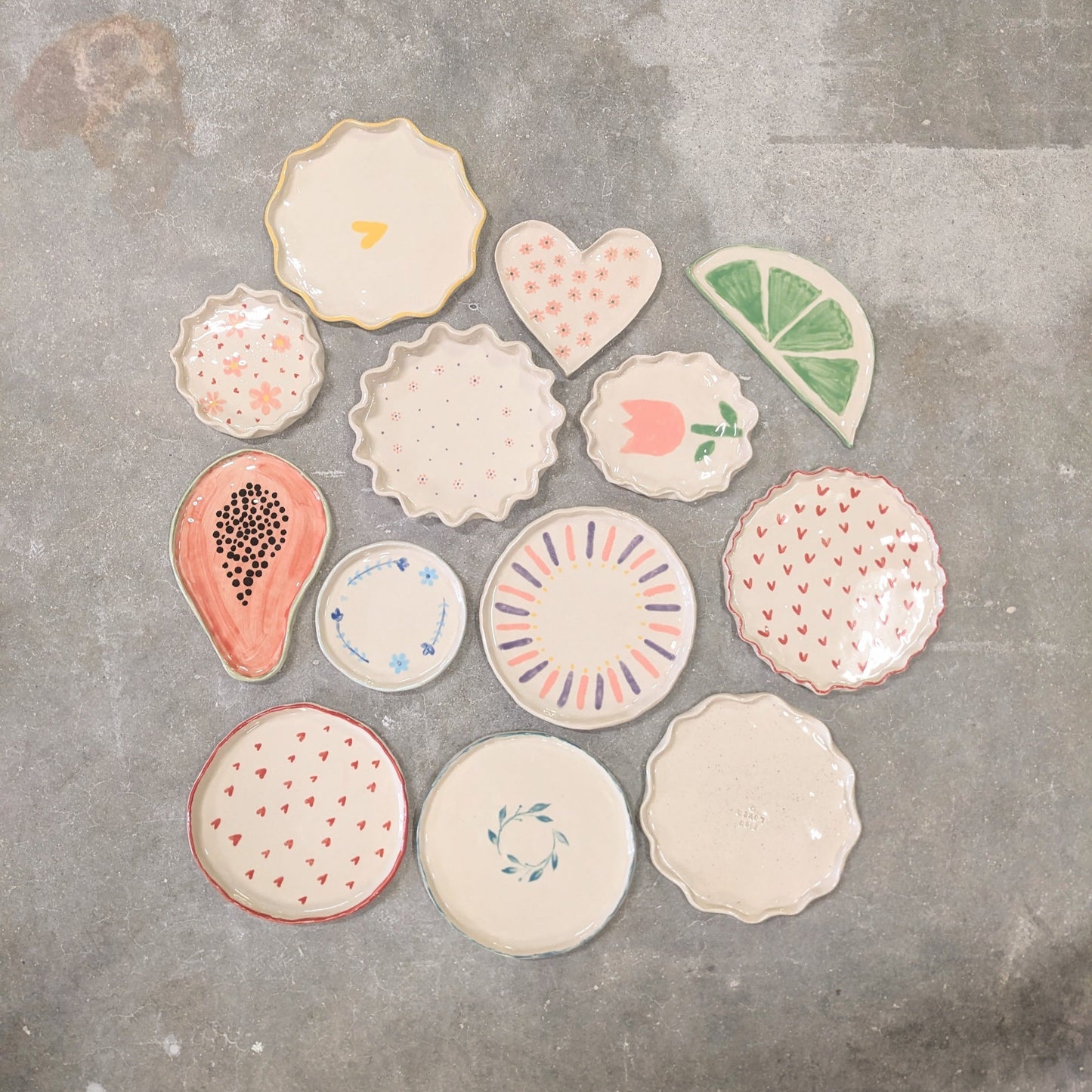 Les assiettes au modelage céramique de Macon