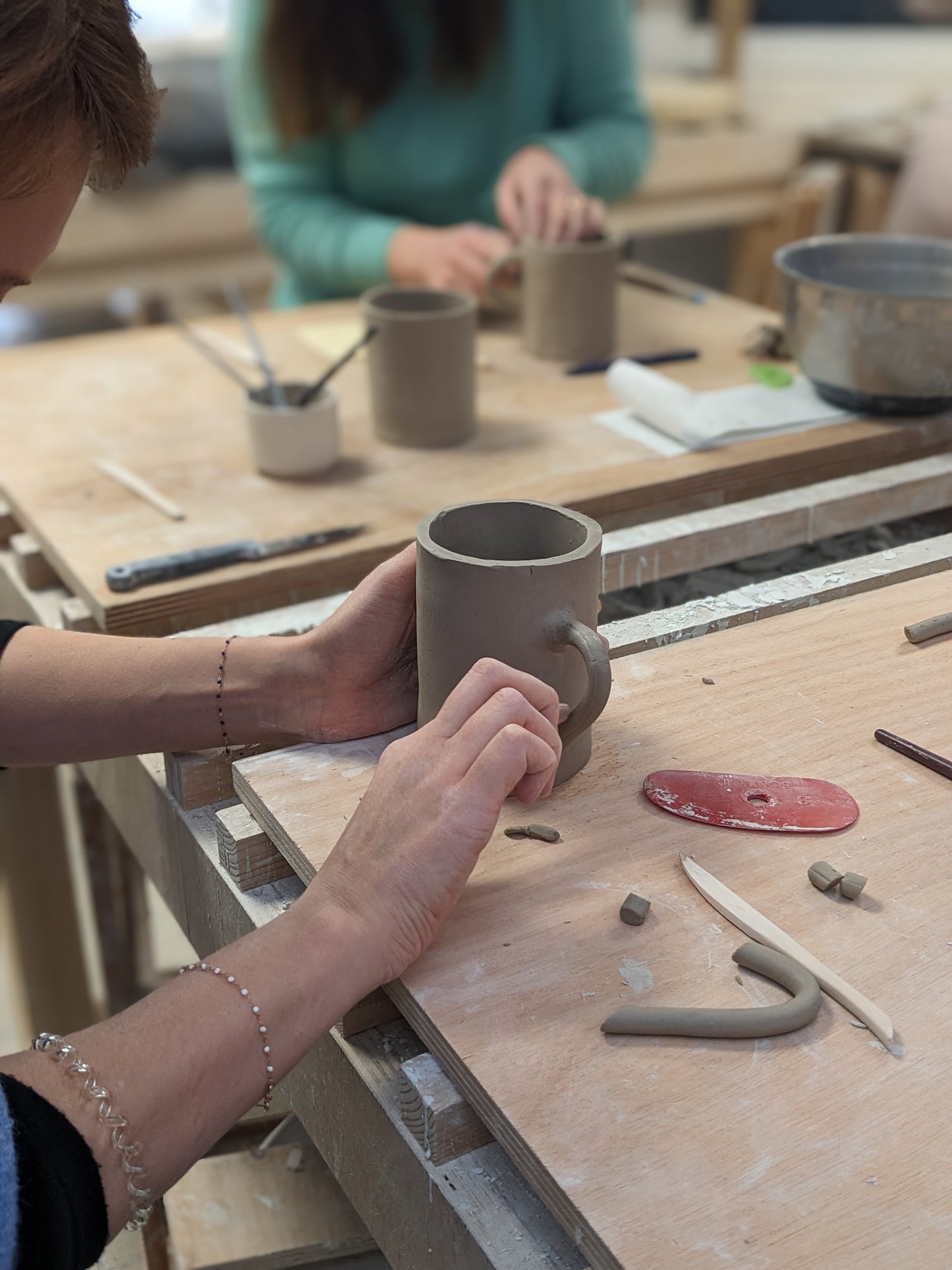 Cours de deecouverte du modelage en céramique : venez fabriquer une tasse