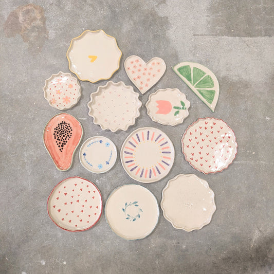 Les assiettes au modelage céramique de Macon